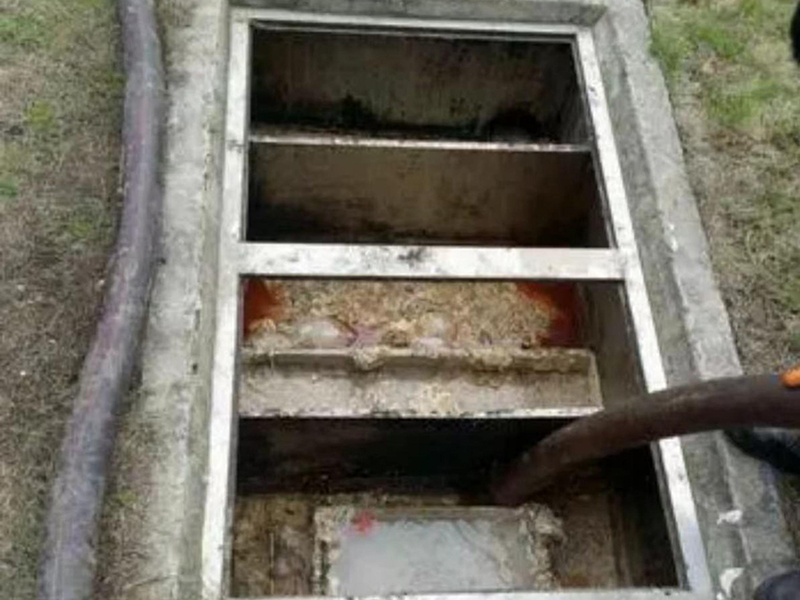 黄石港隔油池清理