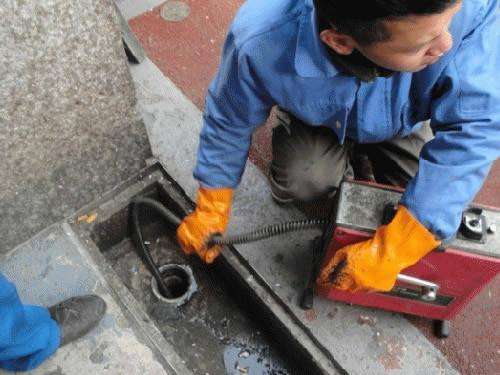 黄石港疏通下水道