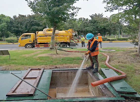 黄石港化油池清理